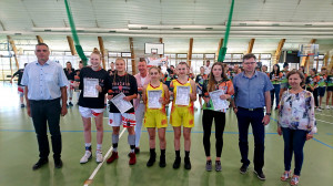 34582830_1725001937587600_5682897342185865216_o-300x224.jpg 9