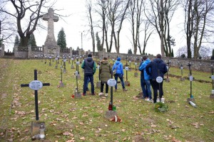 46441735_1938004682915370_5812354751773278208_o-300x203.jpg 10