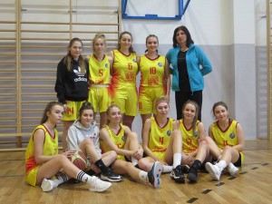 51718039_1582380888573623_2530358941393616896_n11-300x225.jpg 7