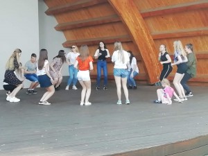 received_311098393112799-300x225.jpeg 11