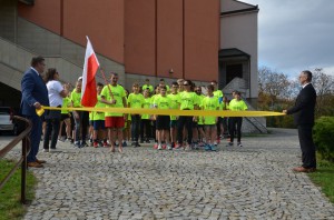 Uczestnicy biegu papieskiego na linii startu
