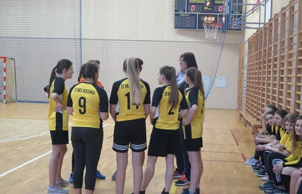 II miejsce w Piłce Ręcznej Dziewcząt 7