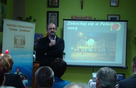 Wystawa zdjęć ,,Zakochaj się w Powiecie Bocheńskim nocą&rdquo; 3