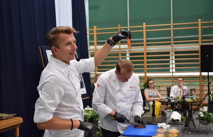 Karol Okrasa w Ekonomiku. 4