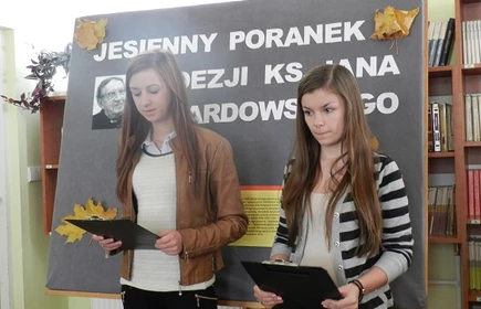 "Jesienny Poranek Poetycki&rdquo;  4