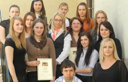 "Książki są jak towarzystwo, kt&oacute;re sobie człowiek dobiera" Monteskiusz  11