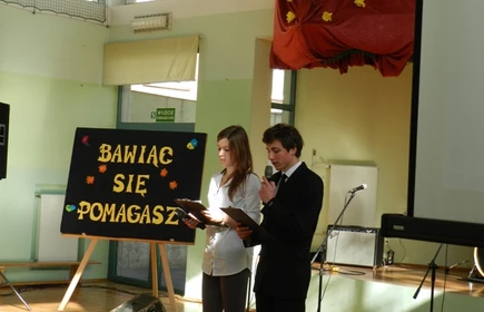 IX KONCERT "BAWIĄC SIĘ POMAGASZ" 1