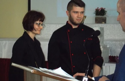 Wyr&oacute;żnienie dla Macieja Kurka na konkursie kulinarnym 13