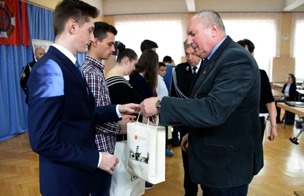 II miejsce na Turnieju Wiedzy Pożarniczej 8