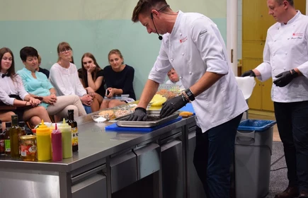 Karol Okrasa w Ekonomiku. 2