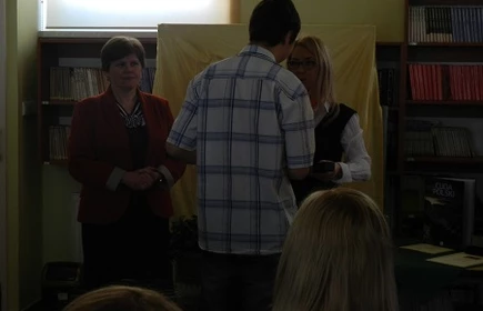 "Książki są jak towarzystwo, kt&oacute;re sobie człowiek dobiera" Monteskiusz  7