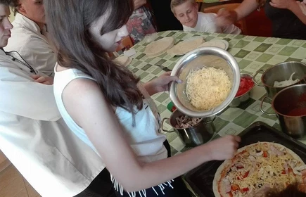 Wolontariusze w bocheńskim Domu Dziecka 3