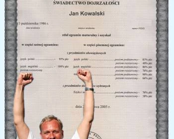 Odbi&oacute;r świadectw maturalnych. 1