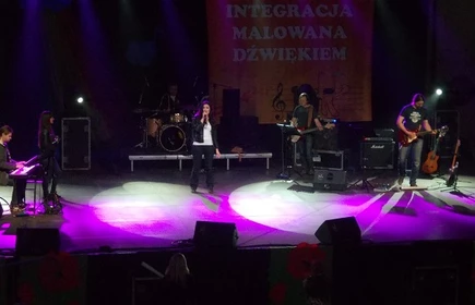 Nasi wolontariusze w  "Integracji malowanej dźwiękiem" 14