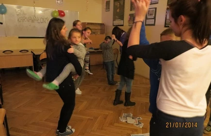 &bdquo;&hellip;a karnawał wciąż trwa&rdquo; 9
