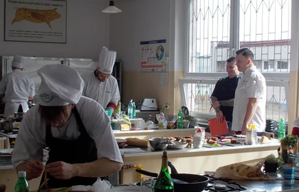 Wyr&oacute;żnienie dla Macieja Kurka na konkursie kulinarnym 18