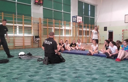 Zajęcia z samoobrony w &bdquo;Ekonomiku&rdquo; 14