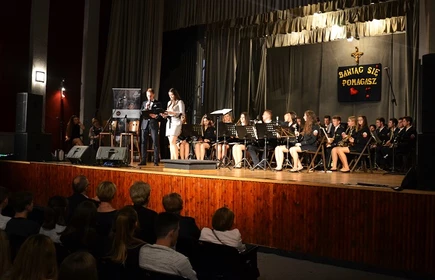 ,,Bawiąc się, pomagamy &rdquo;&hellip; 4