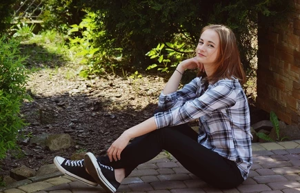 Tym razem w &bdquo;ogniu pytań&rdquo; stypendystka z klasy II Tea Wiktoria Zuzia &ndash; przyszła ekonomistka 2