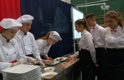 Trendy żywieniowe w 100-leciu Niepodległej Polski - XX Sesja Ekologiczna 21