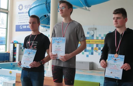 Powiatowe Zawody w Pływaniu 8