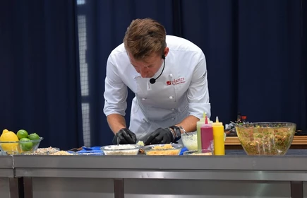 Karol Okrasa w Ekonomiku. 14