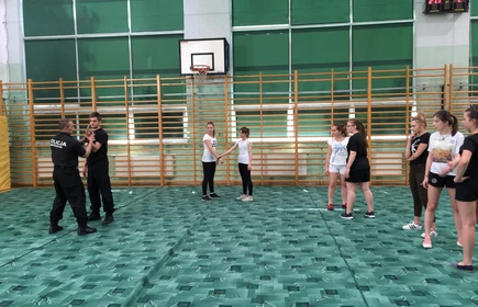 Zajęcia z samoobrony w &bdquo;Ekonomiku&rdquo; 15